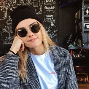 Meet your Posher, Lindsey